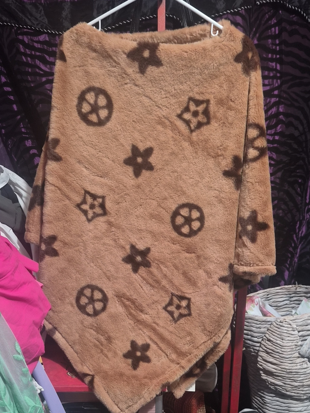 Brown Faux Fur Star Pattern Cape Jacket
